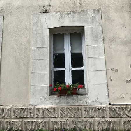 Le Petit Logement Apartment Pre-en-Pail-Saint-Samson Exterior photo